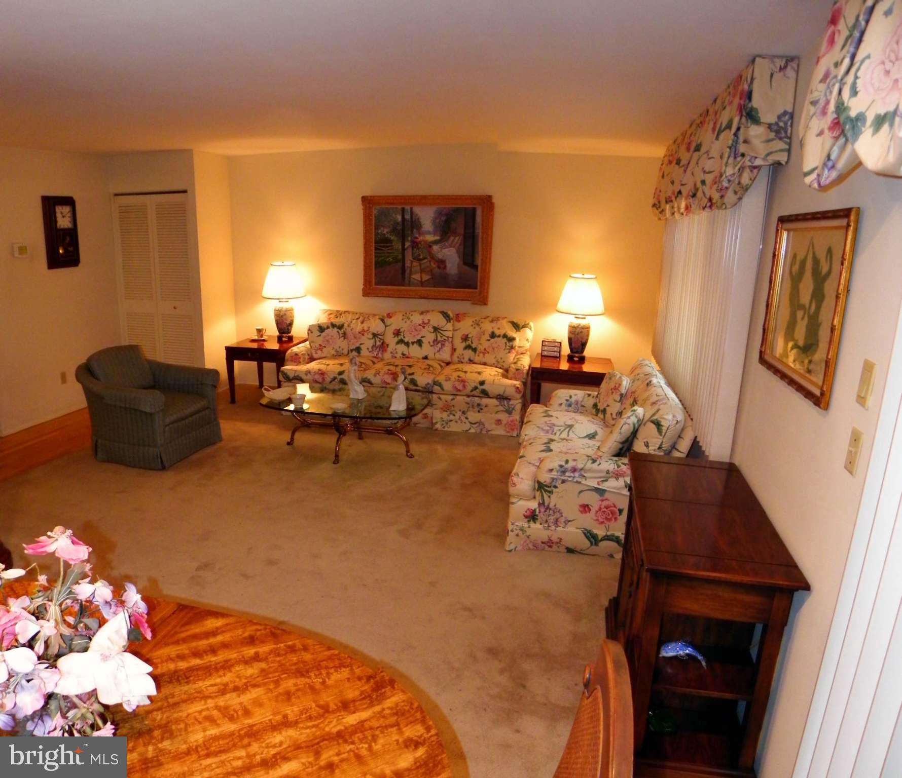 134 Chargeur Road Reisterstown, MD 21136 - Photo 6 of 21 Living Room