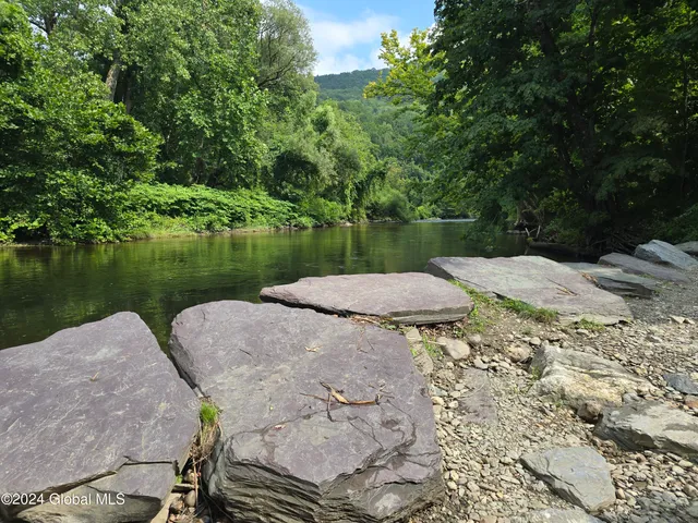 $120,000 | 31 Rj Way, Shushan, NY 12873