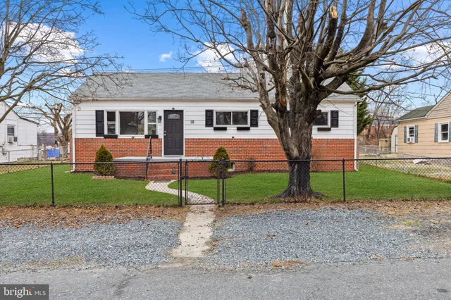 $2,250 | 18 Armor Court, Middle River, MD 21220