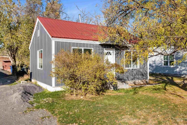 $189,900 | 406 W Avenue East, Jerome, ID 83338