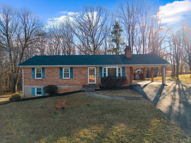 $279,900 | 150 Stage Coach Lane, Madison Heights, VA 24572