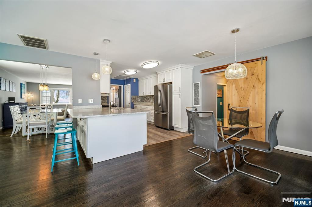 16 Windsor Drive Park Ridge, NJ 07656 - Photo 12 of 36