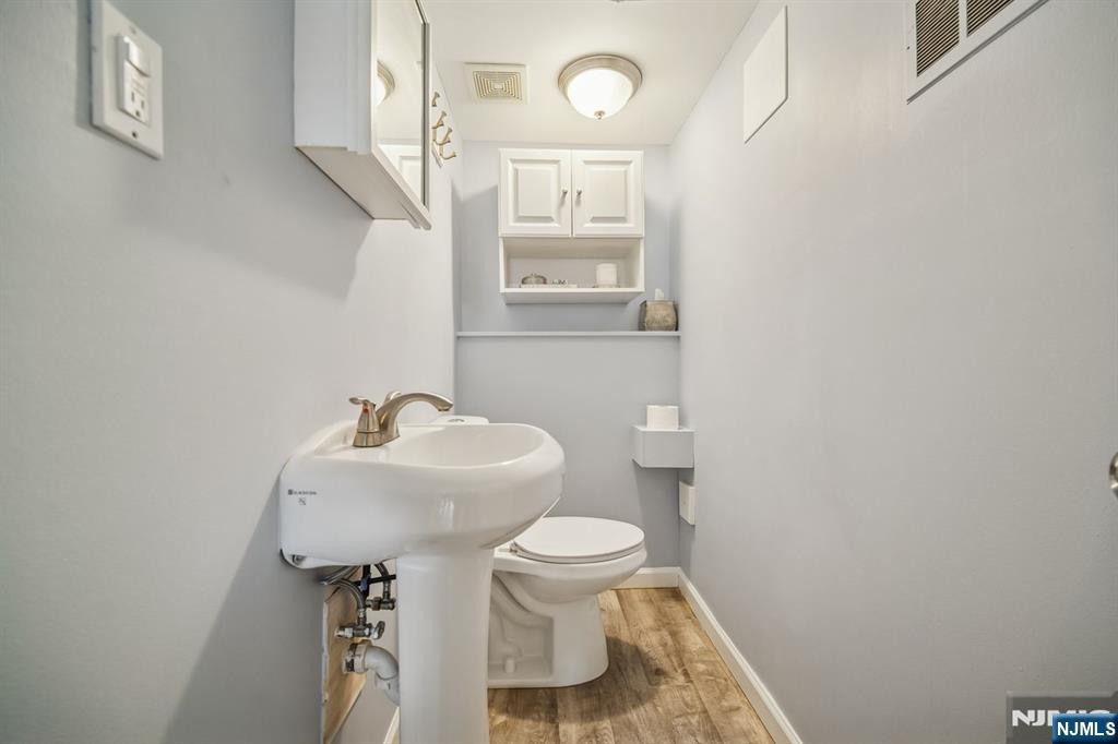 16 Windsor Drive Park Ridge, NJ 07656 - Photo 17 of 36