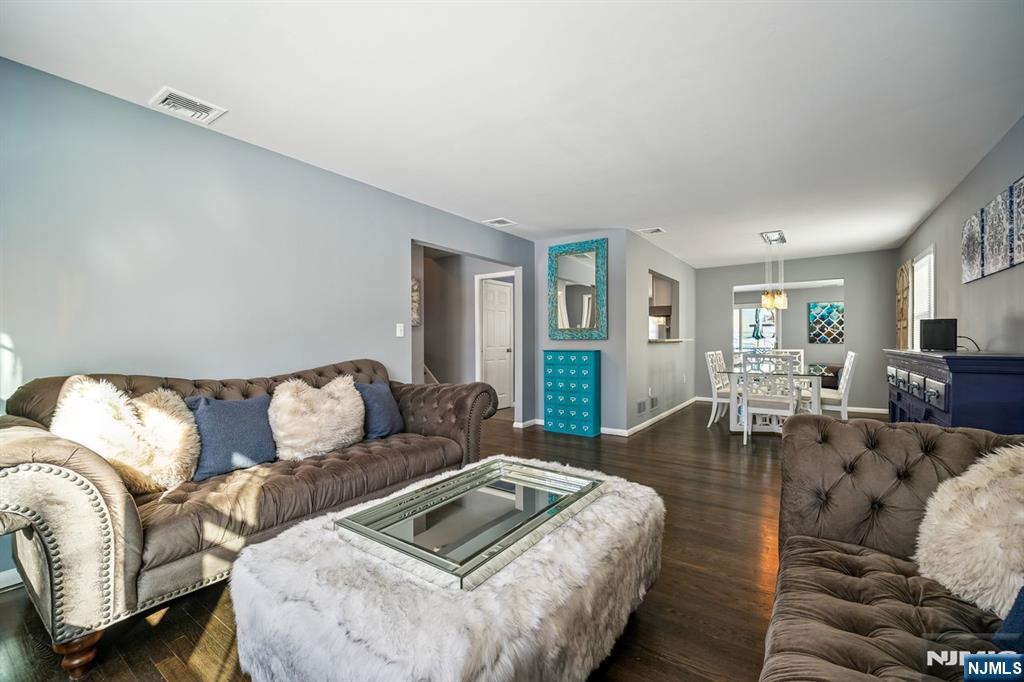 16 Windsor Drive Park Ridge, NJ 07656 - Photo 4 of 36