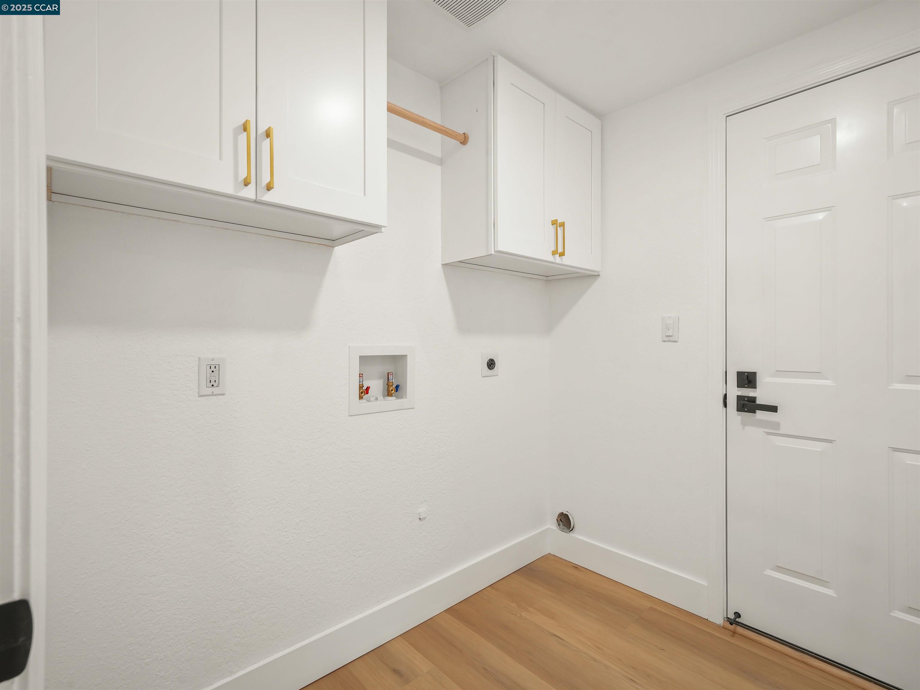 2482 Wildhorse Drive San Ramon, CA 94583 - Photo 23 of 41 a view of small space with wooden floor