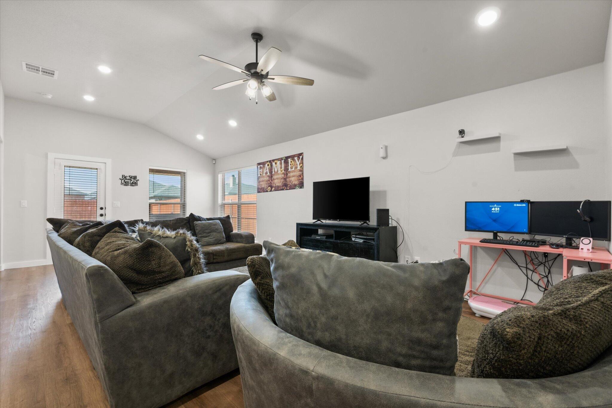 1702 144th Street Lubbock, TX 79423 - Photo 16 of 29 22-1702 144th_9518