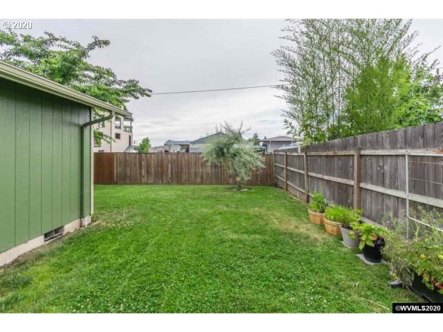 1053 B Loop Lebanon, OR 97355 - Photo 22 of 32