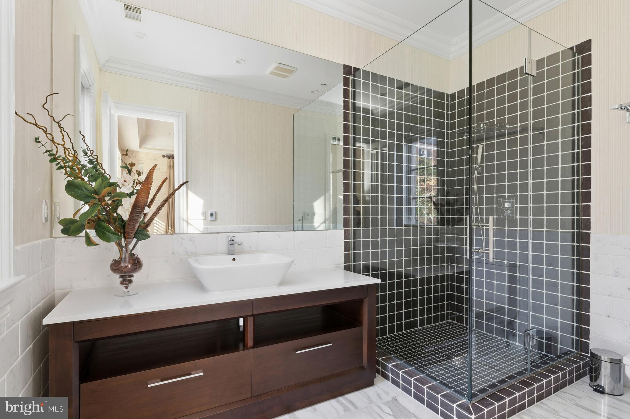 4869 Glenbrook Road Northwest Washington, DC 20016 - Photo 20 of 40