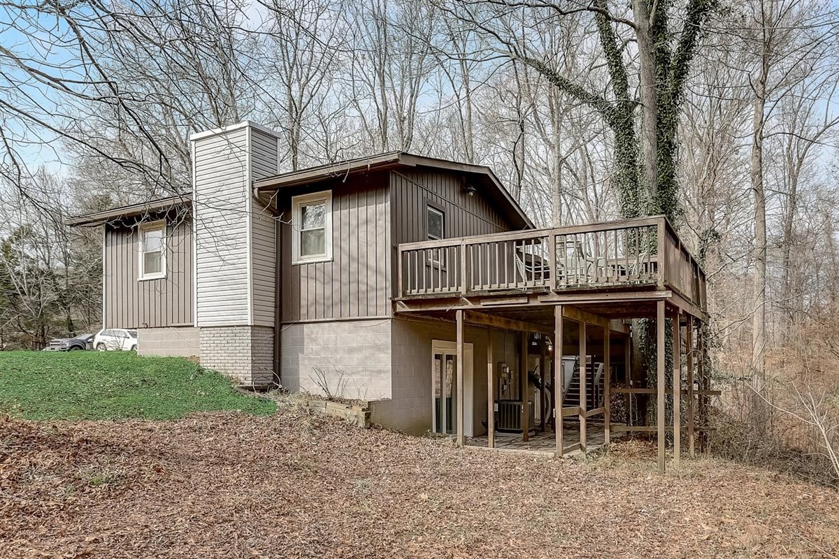 2087 River Road Clarksville, TN 37040 - Photo 28 of 33 a house with a outdoor space