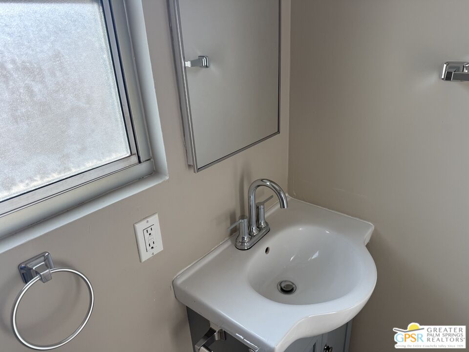 366 West Mariscal Road, Unit 2 Palm Springs, CA 92262 - Photo 9 of 9 Gallery Image 9
