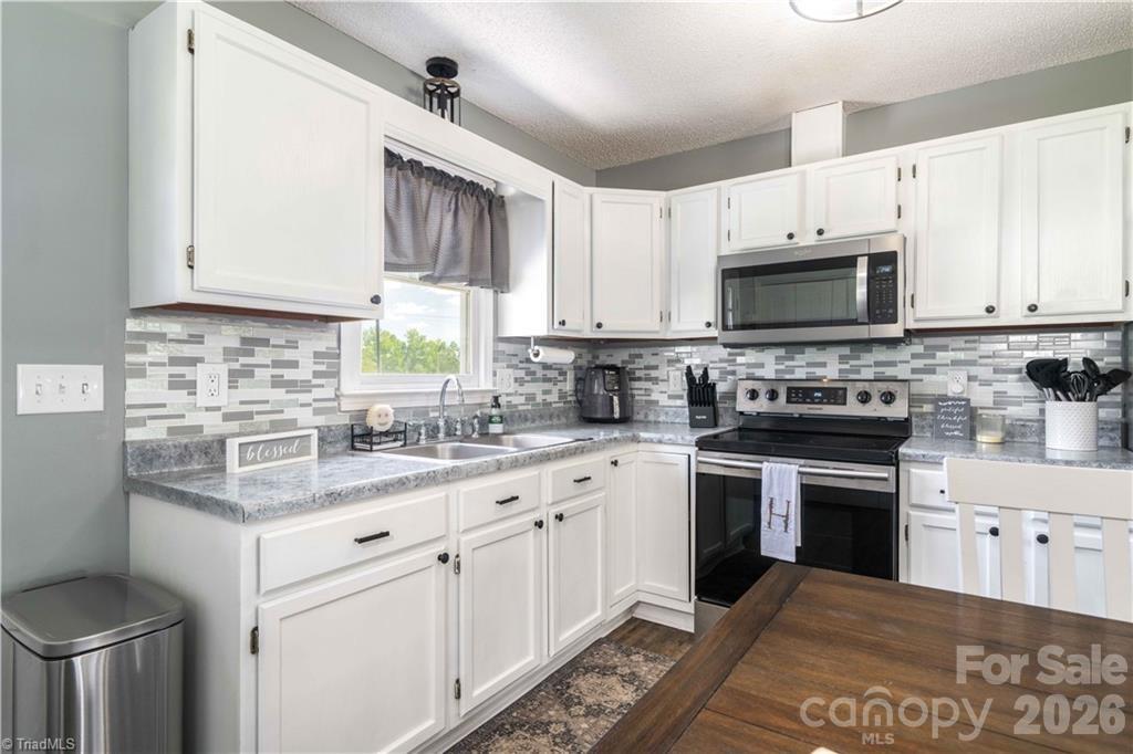 241 Joe Road Mocksville, NC 27028 - Photo 4 of 34 Gallery Image 4