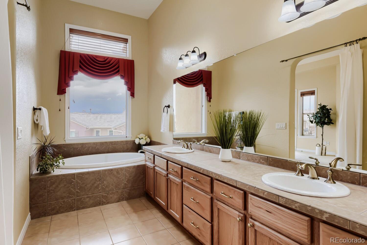 9421 Viaggio Way Highlands Ranch, CO 80126 - Photo 20 of 45