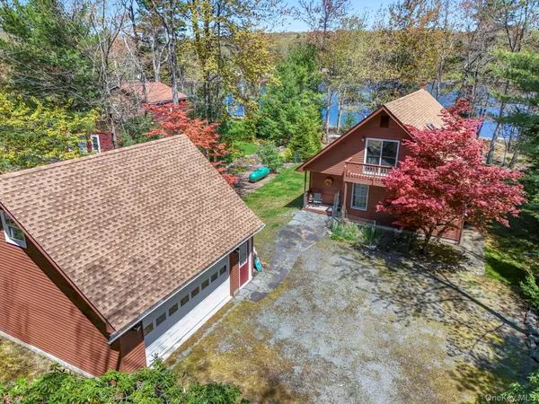 $899,900 | 382 South Shore Drive, Wurtsboro, NY 12790
