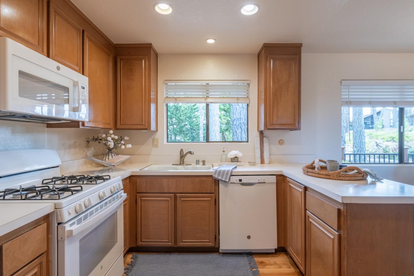 250 Forest Ridge Road, Unit 71 Monterey, CA 93940 - Photo 3 of 19 Gallery Image 3