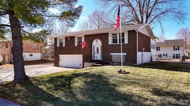 $249,900 | 5827 Barberry Drive, Imperial, MO 63052