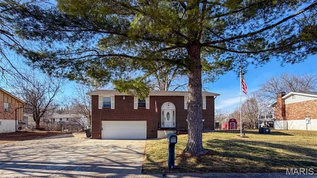 $249,900 | 5827 Barberry Drive, Imperial, MO 63052