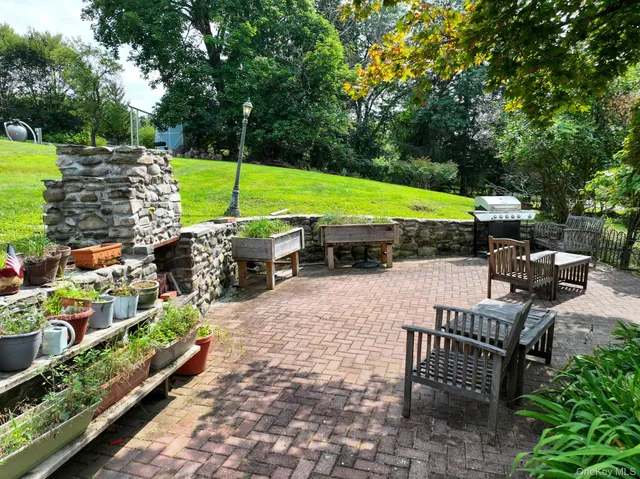 a view of outdoor space yard and patio