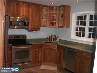 15 Edgewood Road Sicklerville, NJ 08081 - Photo 3 of 7 Kitchen