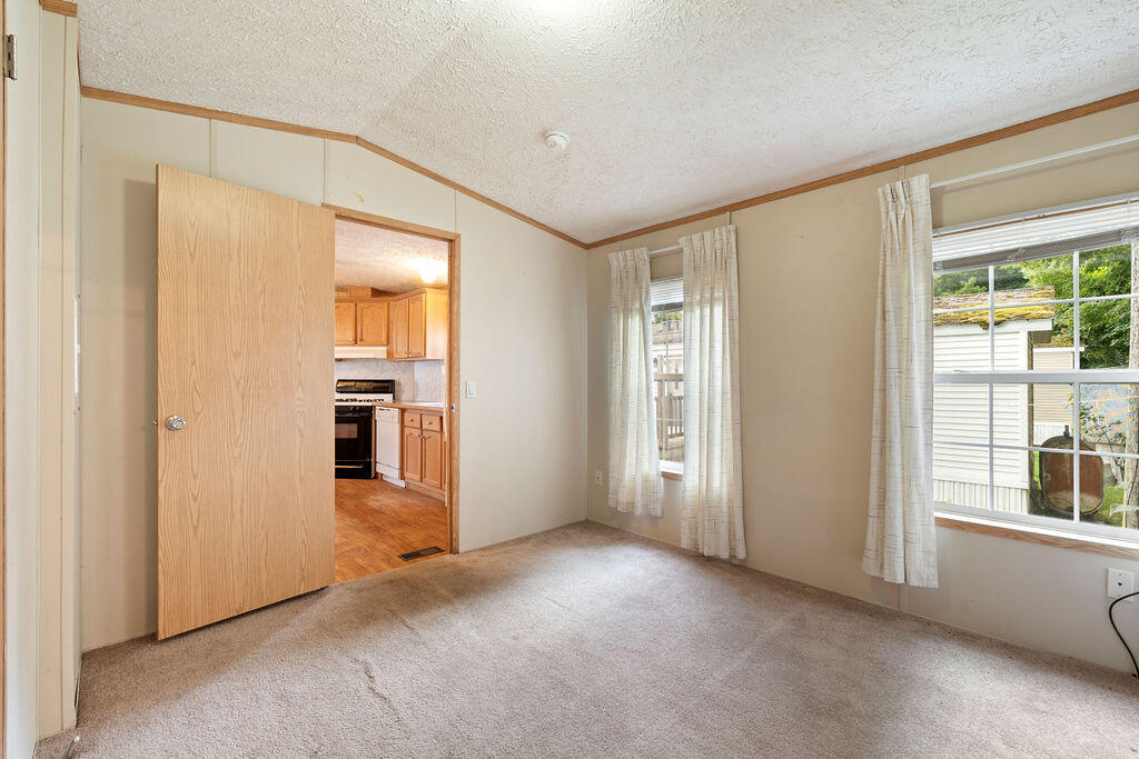 72 Martin Road Kittery, ME 03904 - Photo 31 of 40 DSC06733