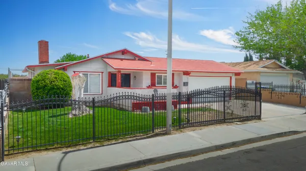$514,900 | 43318 Fenner Avenue, Lancaster, CA 93536
