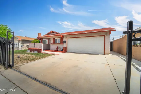$514,900 | 43318 Fenner Avenue, Lancaster, CA 93536
