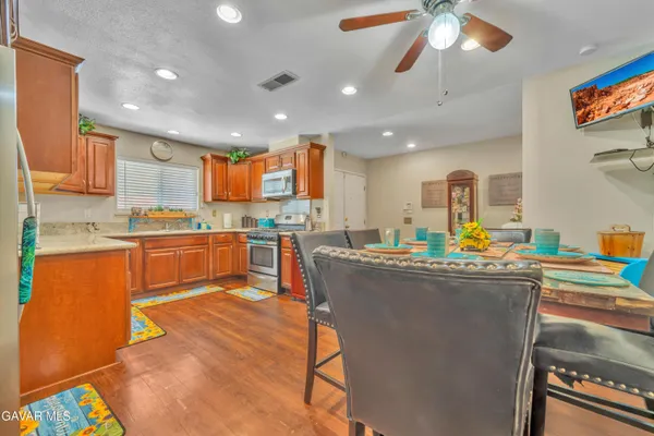 $514,900 | 43318 Fenner Avenue, Lancaster, CA 93536