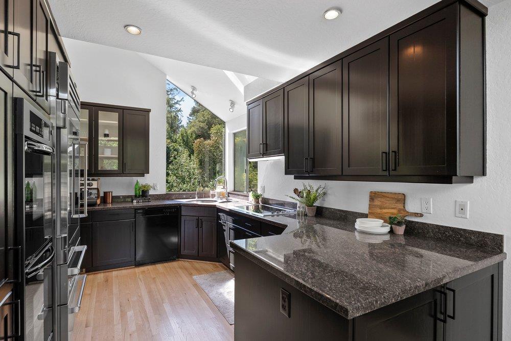 15795 Adams Ridge Los Gatos, CA 95033 - Photo 16 of 54