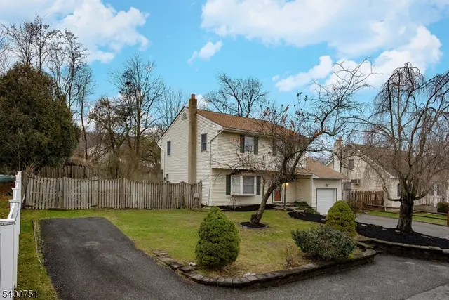 $435,000 | 11 Cedar Street, Sussex, NJ 07461