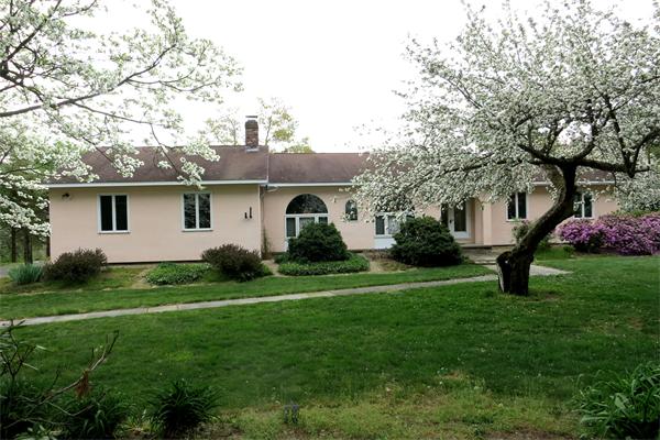 55 Chapel Road Amherst, MA 01002 - Photo 1 of 29