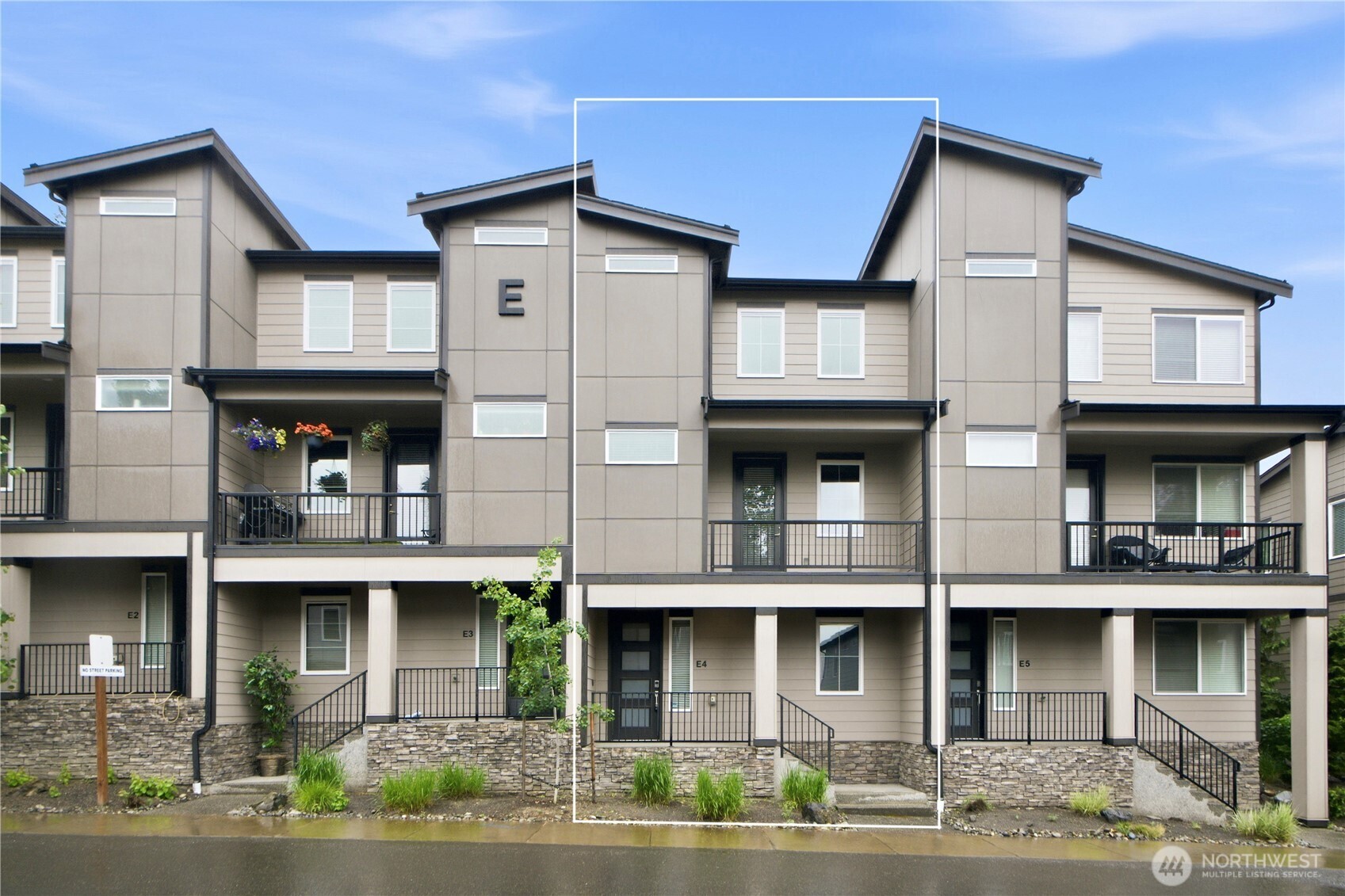1325 Seattle Hill Road, Unit E4 Bothell, WA 98012 - Photo 1 of 27