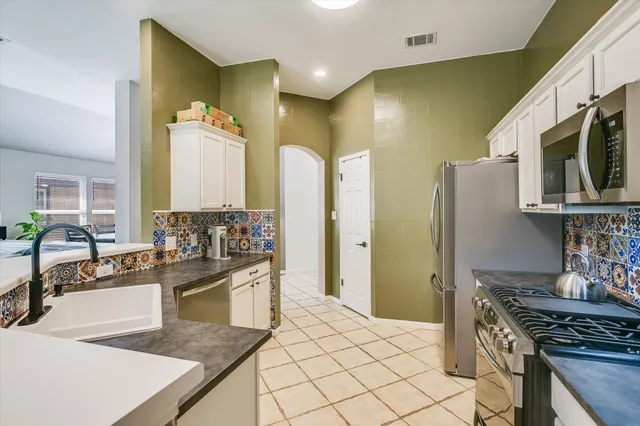 $379,500 | 1302 Redbud Lane, Leander, TX 78641