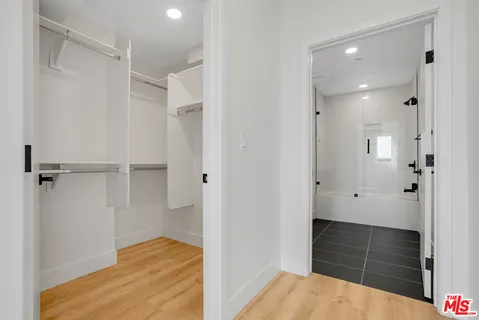 $3,530 | 5813 Lexington Avenue, Unit 401, Los Angeles, CA 90038