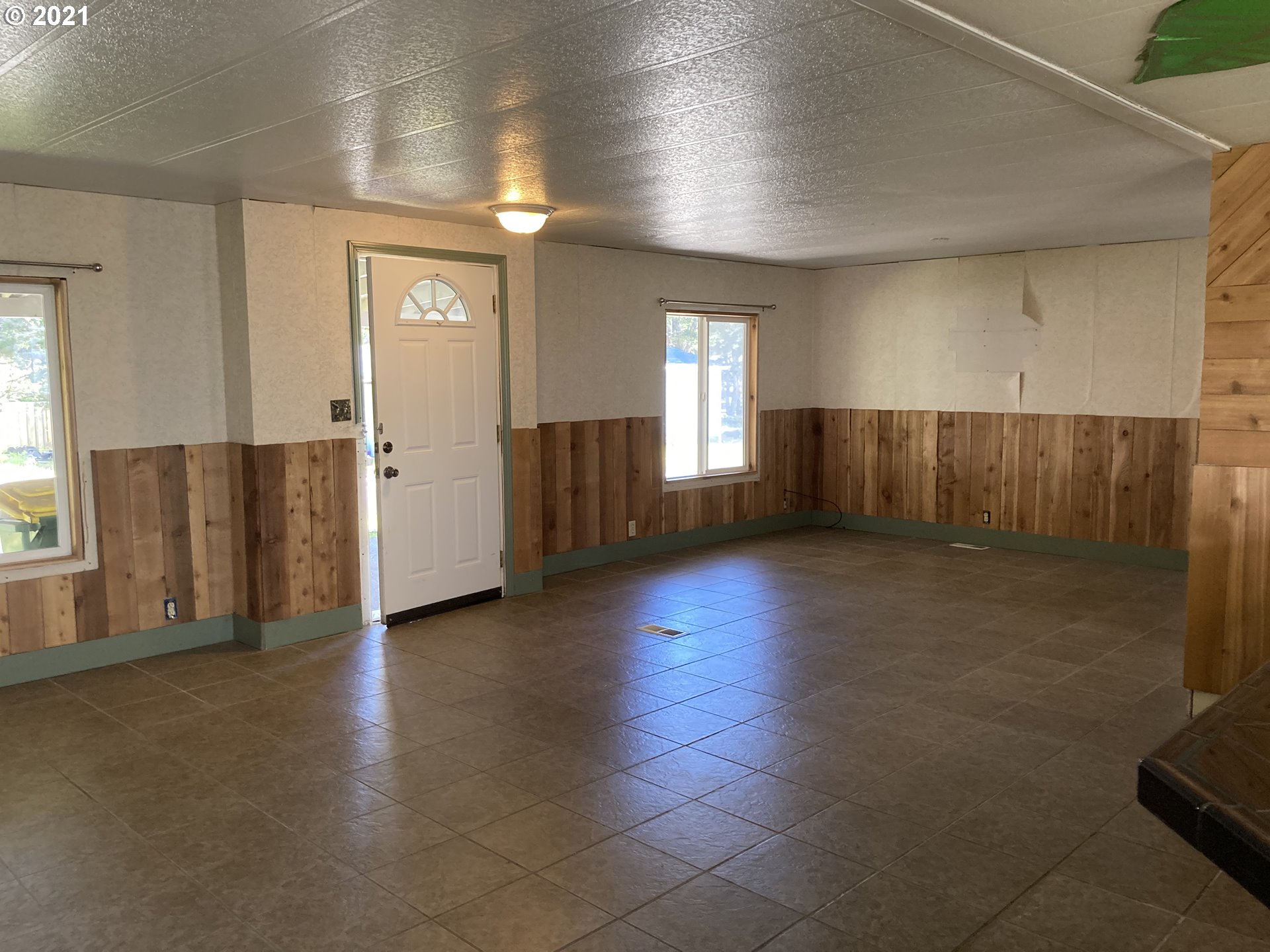 591 Myeena Loop Florence, OR 97439 - Photo 3 of 19 Gallery Image 3