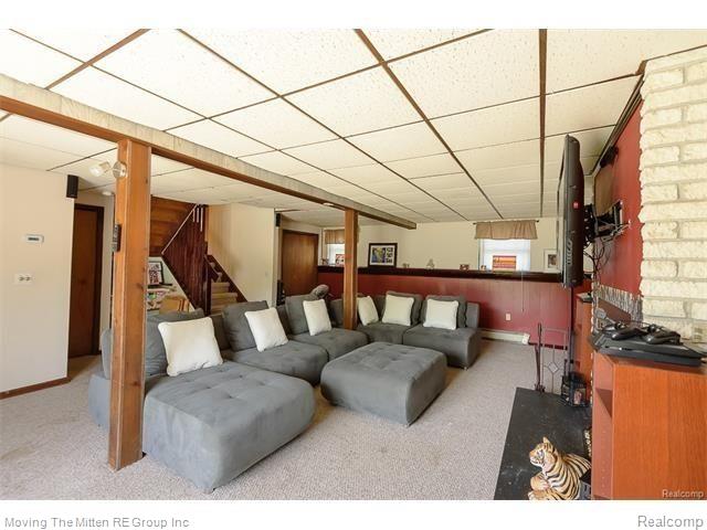 43313 Harris Road Belleville, MI 48111 - Photo 11 of 27