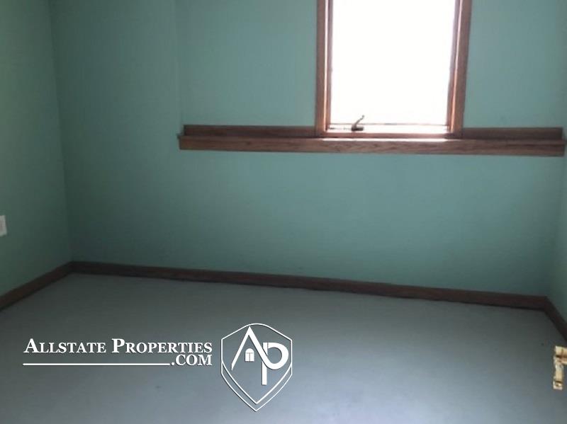 13104 Marshall Road Montrose, MI 48457 - Photo 6 of 15 31388293-5.JPG