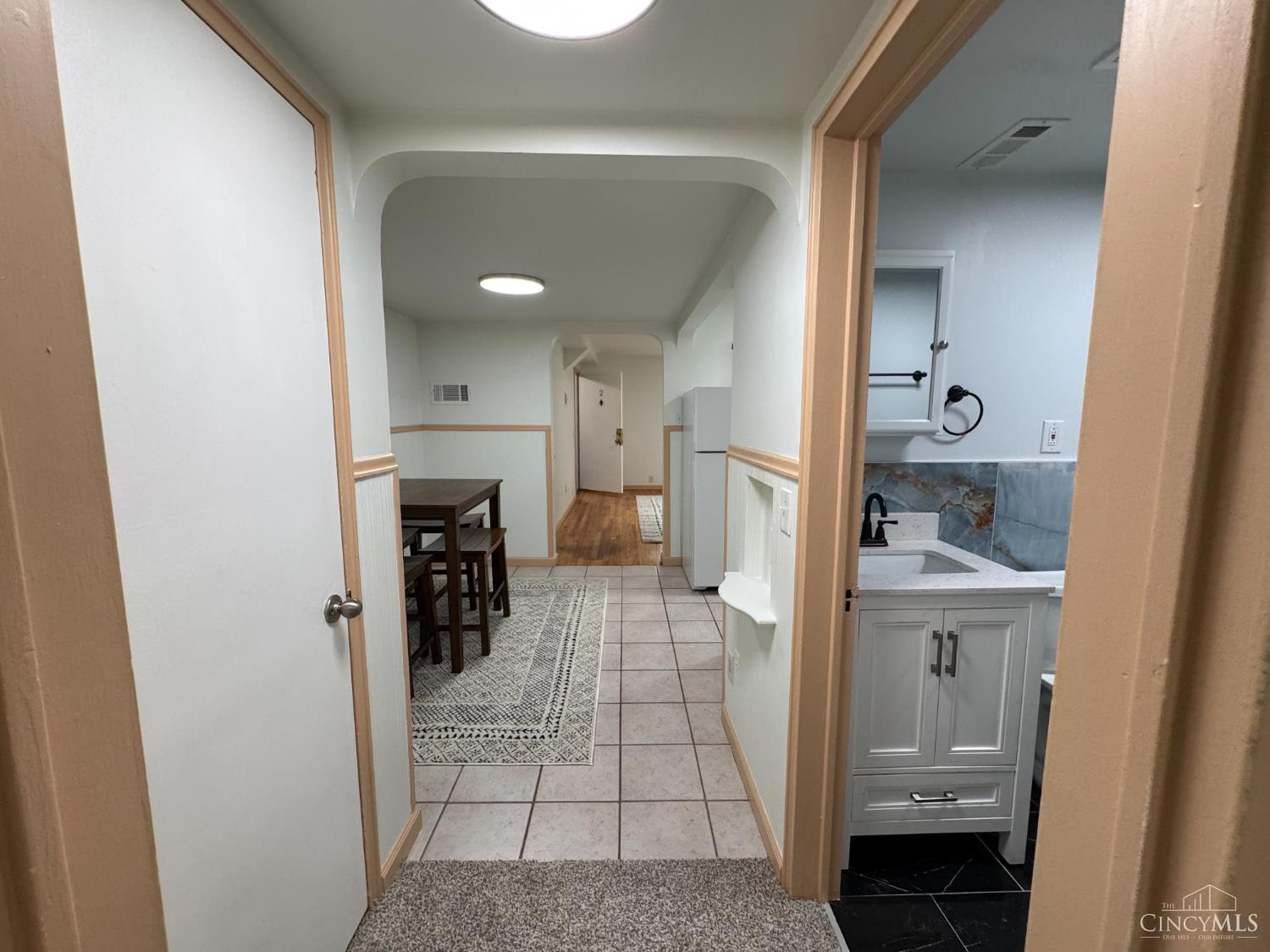 1589 Summit Road Cincinnati, OH 45237 - Photo 22 of 36