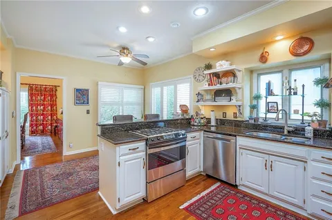 $625,000 | 4516 West 125th Street, Leawood, KS 66209