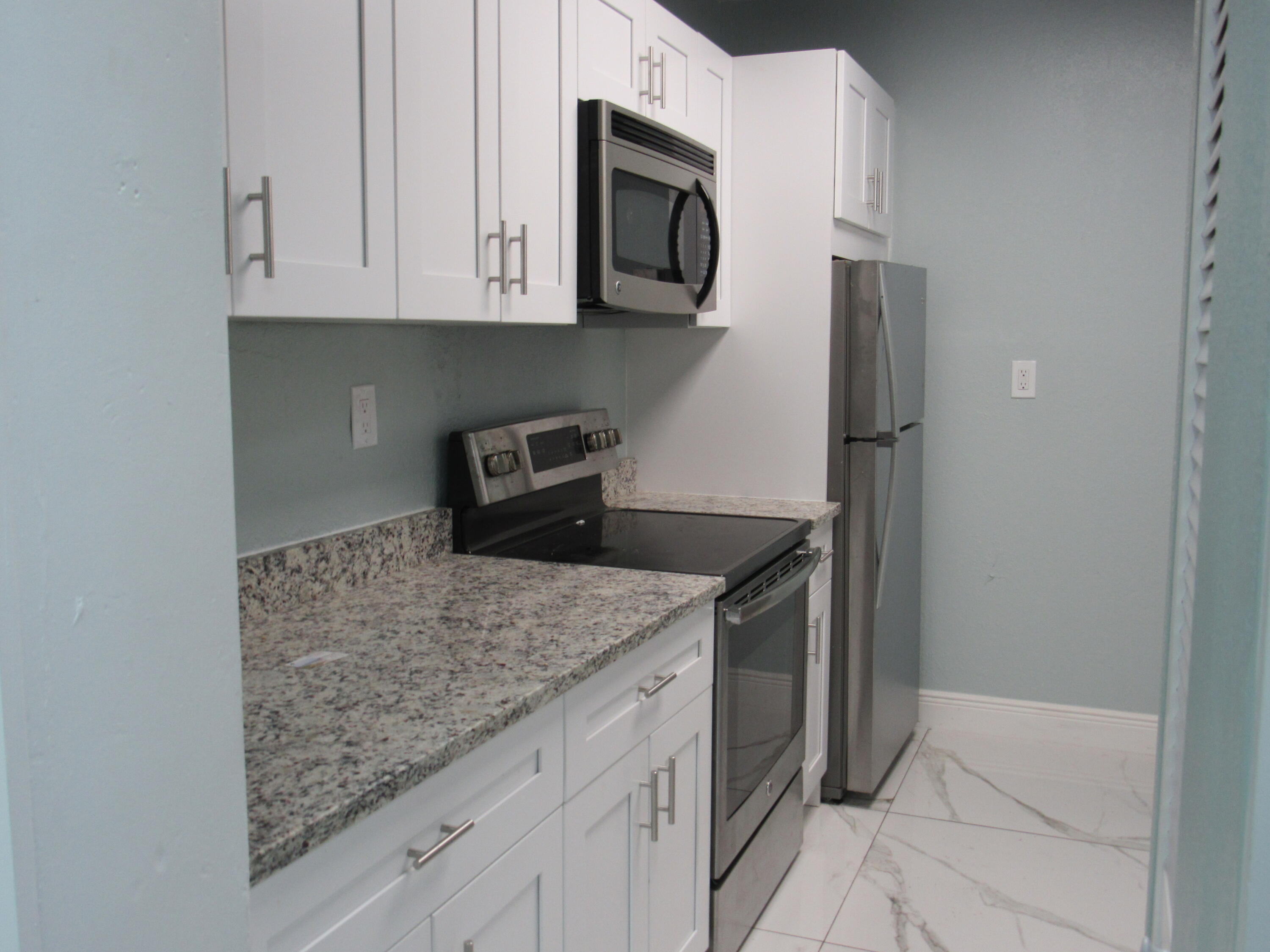 4283 Cocoanut Road, Unit 1 West Palm Beach, FL 33406 - Photo 6 of 14 Kitchen