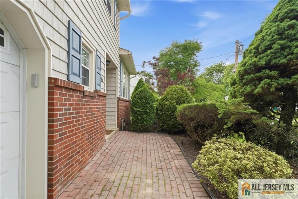 46 Lynnwood Road Edison, NJ 08820 - Photo 3 of 61