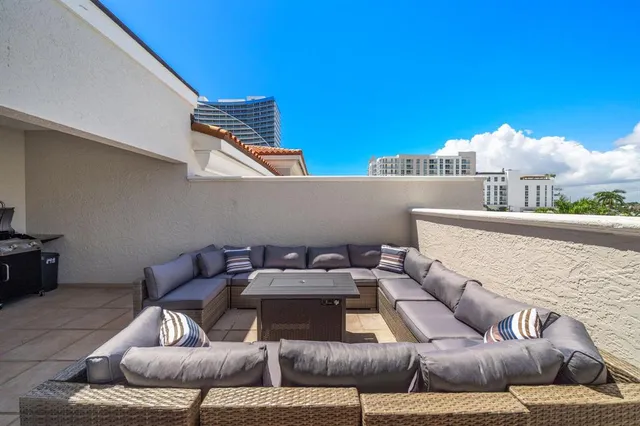 $15,000 | 514 North Birch Road, Fort Lauderdale, FL 33304