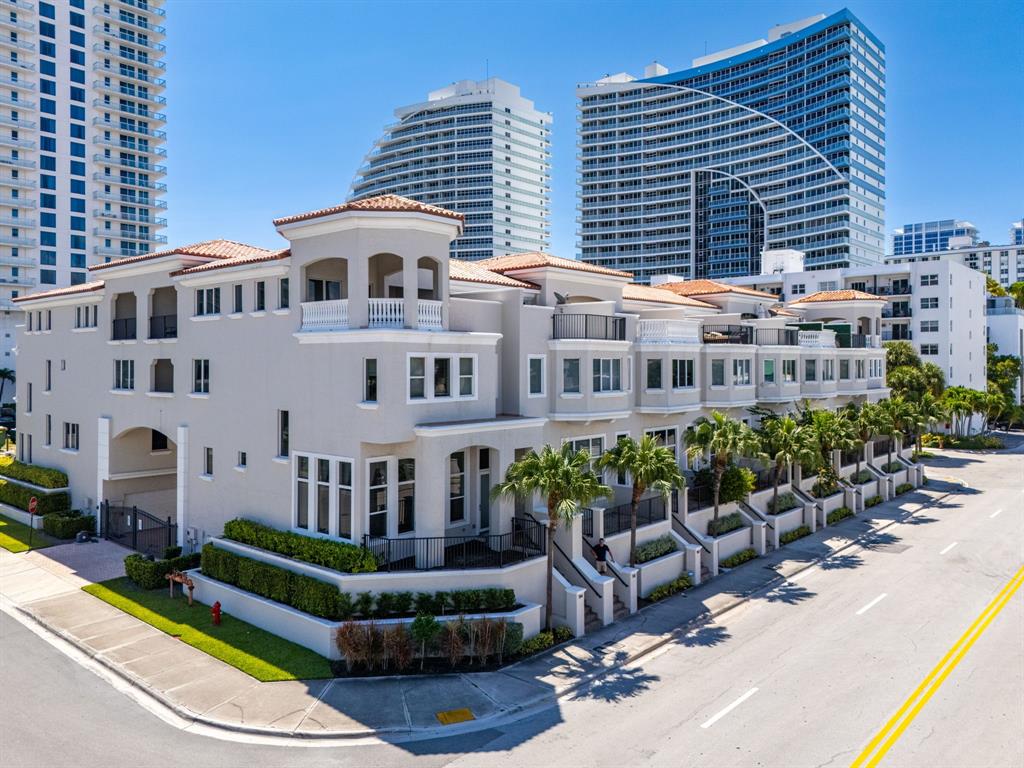 514 North Birch Road Fort Lauderdale, FL 33304 - Photo 66 of 78 a front view of a multi story building