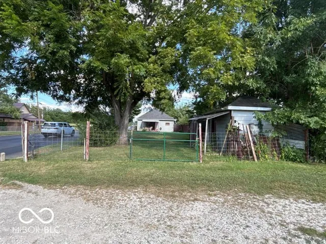 $82,900 | 11080 North Borman Place, West Terre Haute, IN 47885