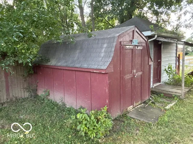 $82,900 | 11080 North Borman Place, West Terre Haute, IN 47885