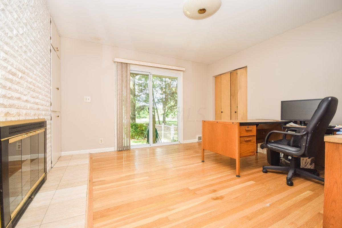 5871 Sinclair Road Columbus, OH 43229 - Photo 4 of 24 Gallery Image 4