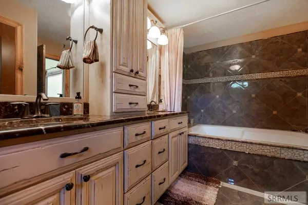 $1,825,000 | 37 Canyon View Road, Salmon, ID 83467