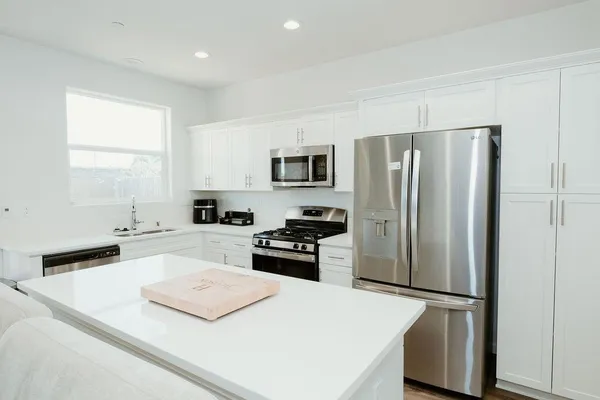 $425,000 | 947 West Payson Avenue, Visalia, CA 93291