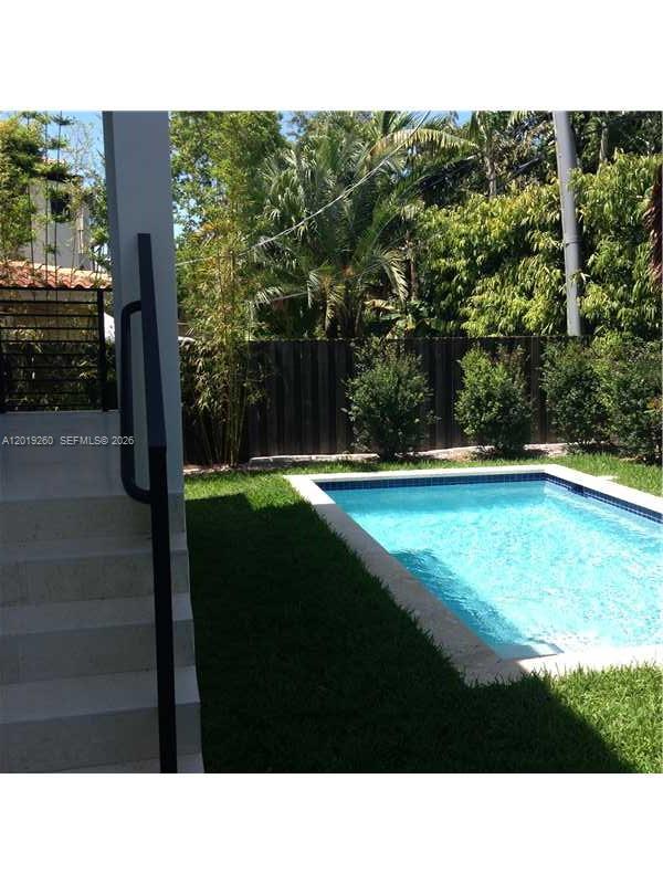472 Fernwood Road, Unit 472 Key Biscayne, FL 33149 - Photo 4 of 8 a view of a park