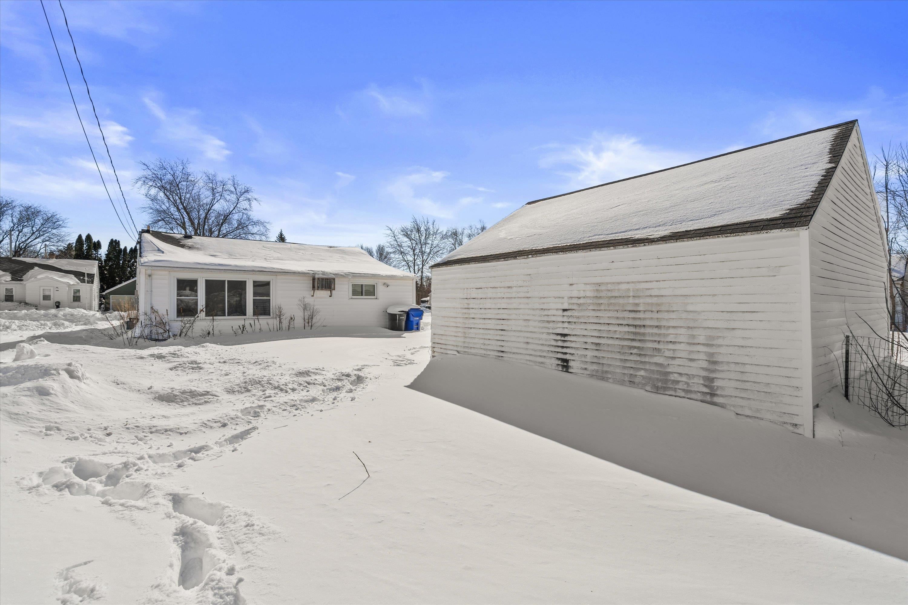 1833 North Charlotte Street Appleton, WI 54911 - Photo 5 of 22