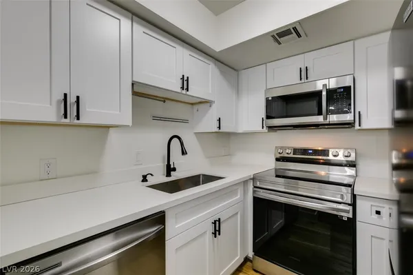 $1,295 | 5701 Smoke Ranch Road, Unit C, Las Vegas, NV 89108