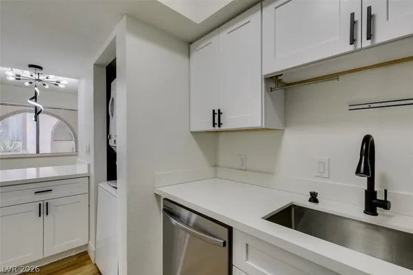 $1,295 | 5701 Smoke Ranch Road, Unit C, Las Vegas, NV 89108